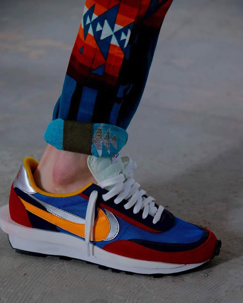 Sacai Nike Ldv Waffle Blue On Feet Bv0073 400 (7) - www.newkick.org