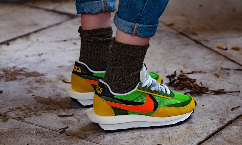 Sacai Nike Ldv Waffle Green On Feet Bv0073 300 (6) - www.newkick.org