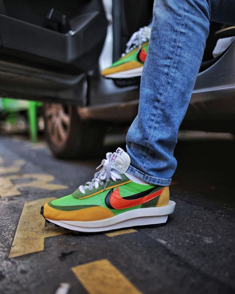 Sacai Nike Ldv Waffle Green On Feet Bv0073 300 (7) - www.newkick.org